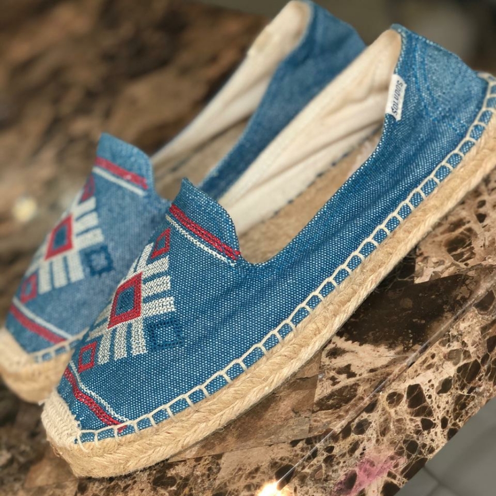 SOLUDOS embroidered size 8.5